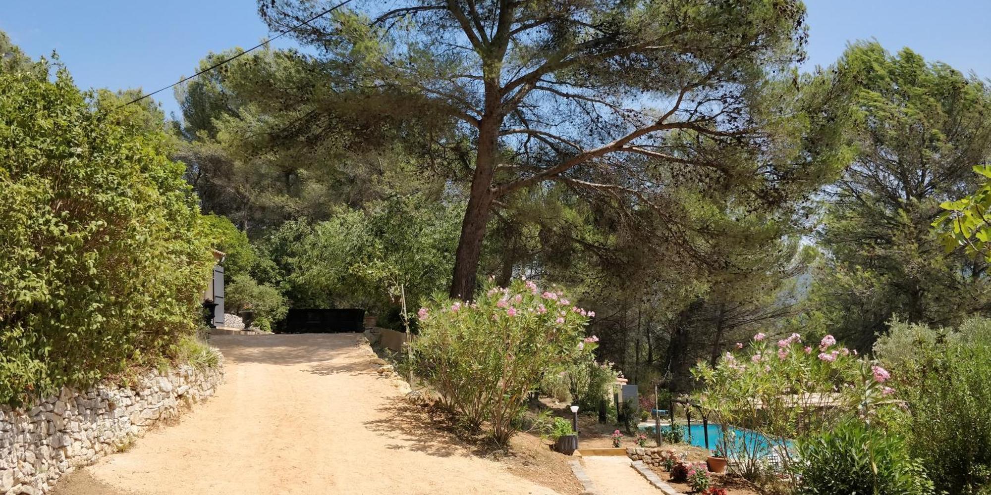 Villa Cigalons En Pleine Pinede Avec Piscine Chauffee De Mai A Septembre Auriol Luaran gambar