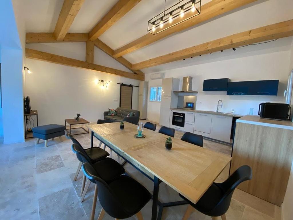 Villa Cigalons En Pleine Pinede Avec Piscine Chauffee De Mai A Septembre Auriol Luaran gambar